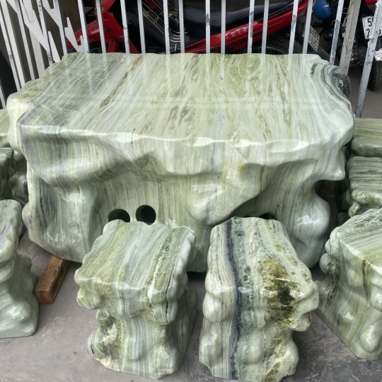 Bàn ghế đá khối 05