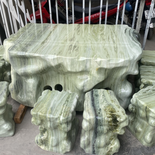 Bàn ghế đá khối 05