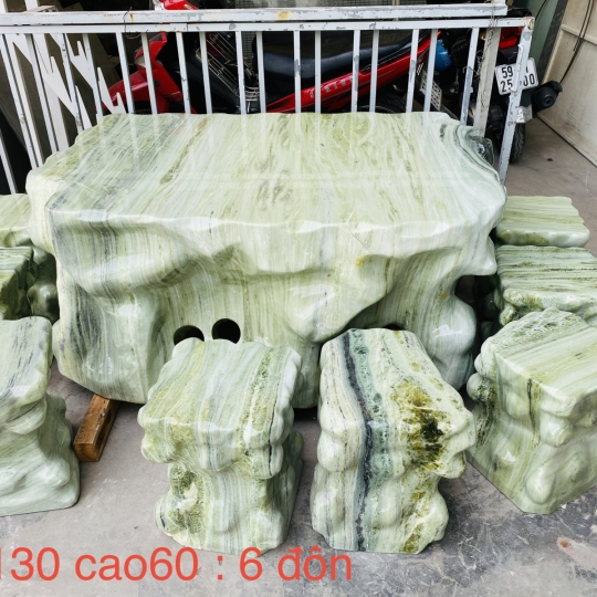 Bàn ghế đá khối 05