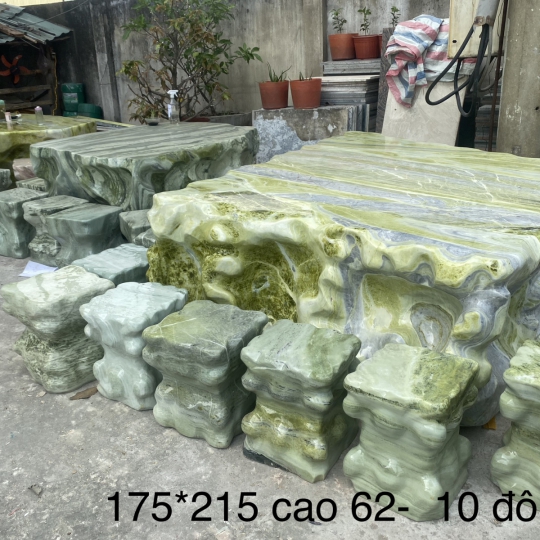Bàn ghế đá khối 04